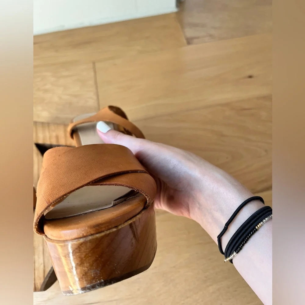 Zara  vintage wooden platform leather tan sandals - Picture 5 of 8